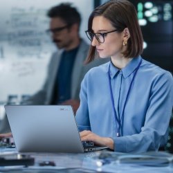 Acer představil první Copilot+ PC řady TravelMate P2 a P4 s procesory Intel Core Ultra Series 3