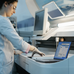 Lenovo představilo nové pracovní stanice a baterii pro notebooky s křemíkovou anodou a hustotou 1 000 Wh/l