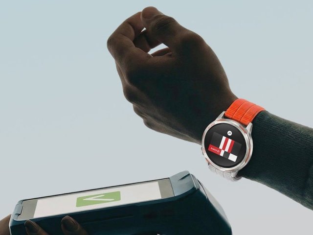 Chytré hodinky Huawei začínají v ČR podporovat bezkontaktní placení