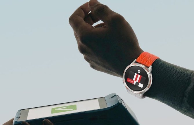 Chytré hodinky Huawei začínají v ČR podporovat bezkontaktní placení