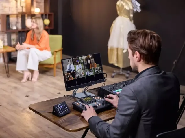 Canon rozšířil ekosystém profesionálního videa o ultra-teleobjektiv s proměnlivou ohniskovou vzdáleností a PTZ ovladač