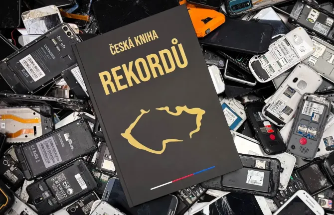 Zápis v České knize rekordů! Odevzdalo se nejvíce starých mobilních telefonů