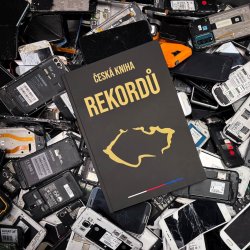 Zápis v České knize rekordů! Odevzdalo se nejvíce starých mobilních telefonů