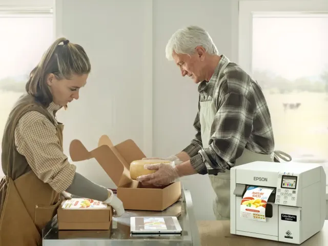 Epson rozšířil řadu ColorWorks o stolní tiskárnu barevných štítků CW-D3800e
