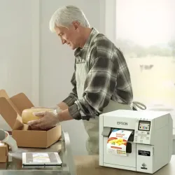 Epson rozšířil řadu ColorWorks o stolní tiskárnu barevných štítků CW-D3800e
