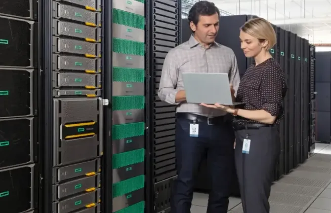 HPE „rozjíždí“ autonomně řízené sítě. Bezpečný provoz zajistí umělá inteligence
