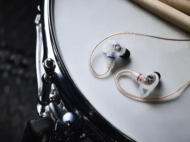 Sony uvádí na trh sluchátka IER-M500 s vysokou úrovní izolace hluku
