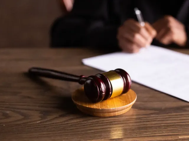 Zvrat v e-commerce: Vrchní soud zrušil rozsudek ve sporu Mironetu s Allegrem