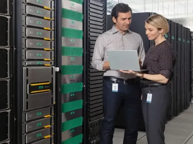 HPE a Oracle rozšiřují spolupráci v oblasti sítí pro rozsáhlou infrastrukturu umělé inteligence