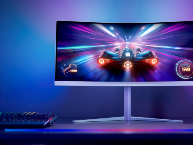 Philips Evnia 34M2C5601QA vás vtáhne do hry díky zakřivenému ultraširokému displeji, frekvenci 200 Hz, Ambiglow a rozhraní USB-C