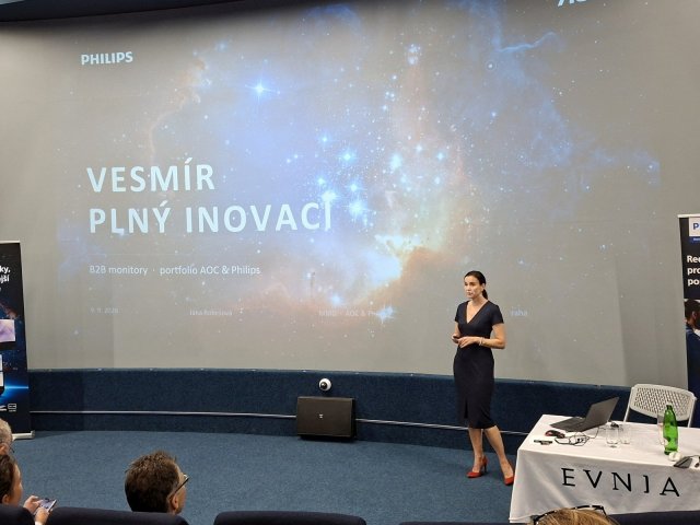 Vesmír plný inovací: SMB event pro partnery AOC a Philipsu v Planetáriu Praha