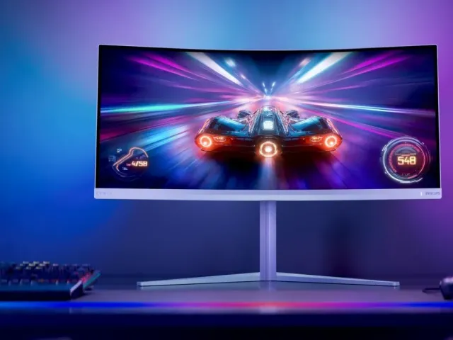 Nový zakřivený monitor Philips Evnia zaujme 200Hz frekvencí, Ambiglow a rozhraním USB-C