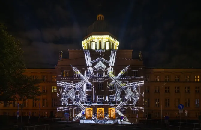 Panasonic rozsvítil Prahu. Signal Festival odstartoval s novými projektory a technologiemi HIVE