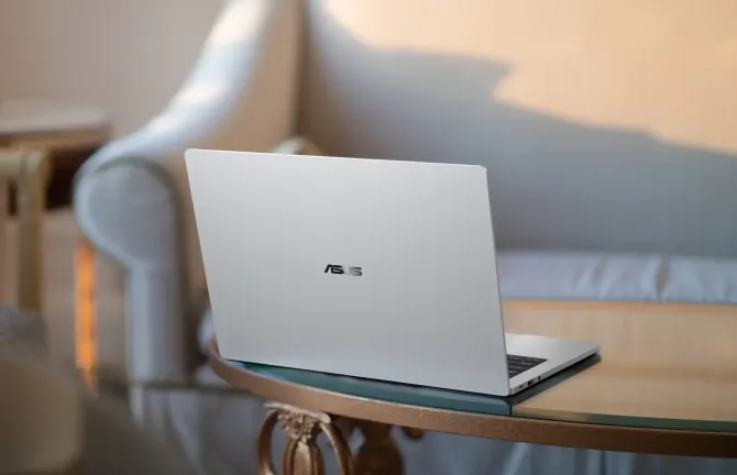 ASUS představil tenký ExpertBook A7 pro náročné uživatele
