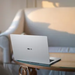 ASUS představil tenký ExpertBook A7 pro náročné uživatele