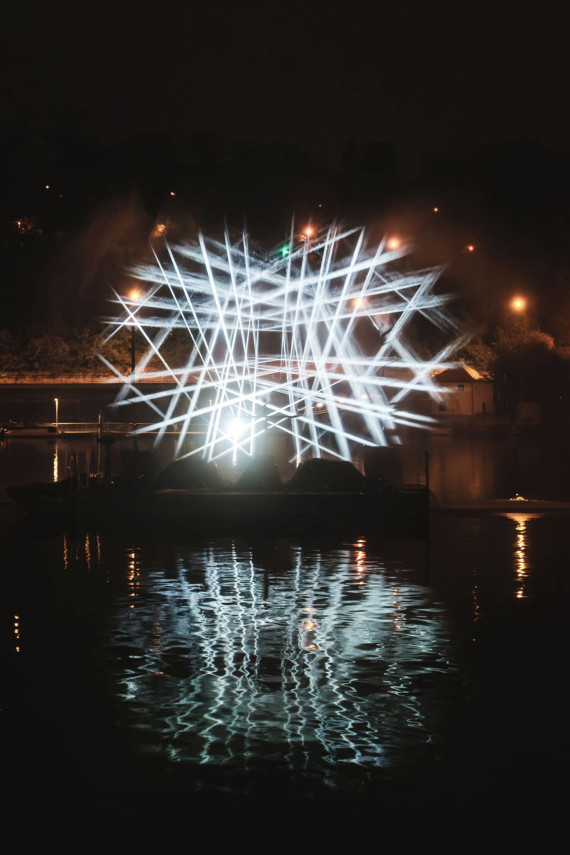 3D projekce na vodní stěnu (Viktor Schwing)