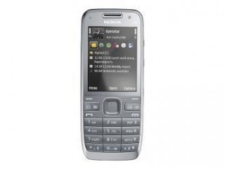 Sromně vypadá, ale má velké možnosti. Nokia E52.