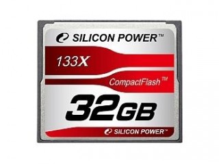 32GB SD karta od Silicon Power.