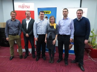 Zleva Petr Ulvr (Intel), Jiří Karhánek (SWS), Petr Váša (Microsoft), Jitka Havránková (SWS), Radovan Hošek, Aleš Dvorak (oba Fujitsu)