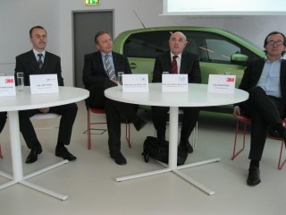 Vpravo sedí David Vrba, generální ředitel společnosti 3M Česko