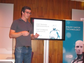 Petr Šnajdr, Eset