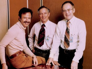 Zleva Andy Grove, Robert Noyce a Gordon Moore, tři muži, kteří stáli u zrodu Intelu