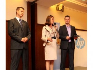 Zleva Július Masár (eD‘ system Slovakia), Erika Lindauerová (HP), Ľubomír Straka (moderátor)