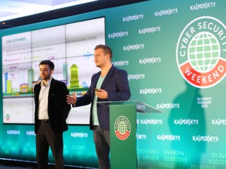 Vlevo Dzhabrail Matiev a vpravo Stefan Tanase (oba Kaspersky Lab)