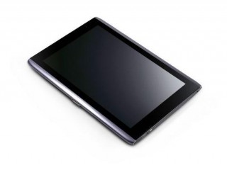 Tablet je vybaven 10.1” WXGA LCM displejem s rozlišením 1 280 x 800