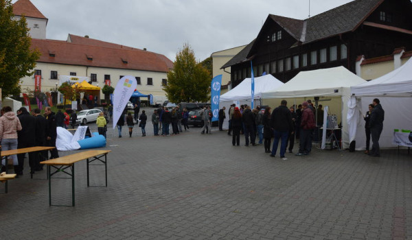 V podzámčí byly výstavky s produkty i další rozptýlení