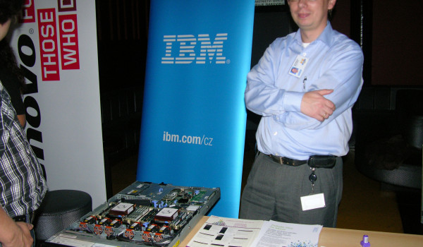Prezentace IBM serveru
