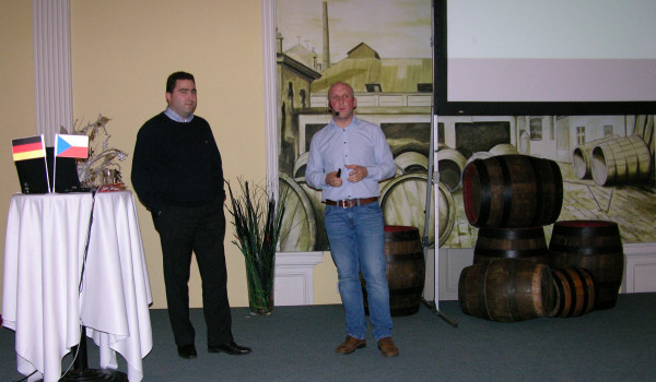 Vlevo Petr Malecha, vpravo Lukáš Jírový (oba Microsoft)