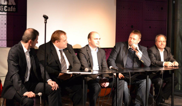 Zleva: Jakub Železný (moderátor), Ondřej Krajíček (Y Soft), Marek Bražina (VMware), Lukáš Erben (Inside) a Tomáš Klíma (DHL) diskutovali o aktuálních trendech v IT