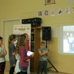 Šesťáci demonstrují možnosti projektoru