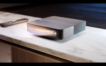 Embedded thumbnail for Loewe představilo laserový miniprojektor, který zvládne napájet i powerbanka