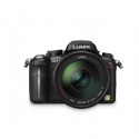 Panasonic Lumix DMC-GH2 bude dostupný v černé a stříbrné barvě.