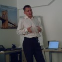 Kamil Ślivski, Channel Account Manager společnosti Cisco, představuje routery Cisco Linksys řady E