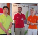 Uprostřed Tomáš Hrzán, Trade Marketing Manager Sony Vaio, představil notebooky pro léto 2011